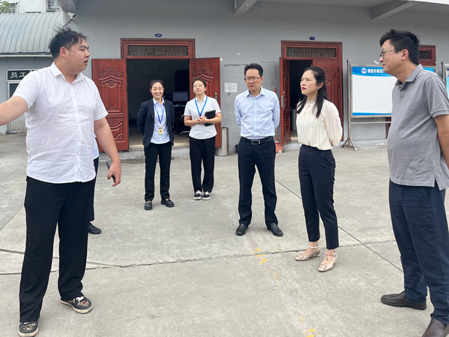 圖4：集團(tuán)黨委委員、副總經(jīng)理賀維維督導(dǎo)駕培場所安全工作